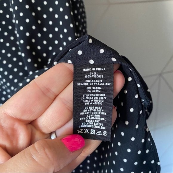 NWT Theory Contrast Straight Shirt in Polka Dot Crepe - Picture 6 of 7